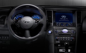 Infiniti FX Vettel Edition - the carbon fibre trimmed interior