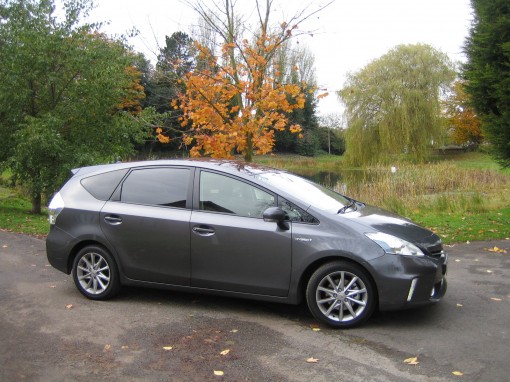 Toyota Prius + T Spirit 1.8 CVT