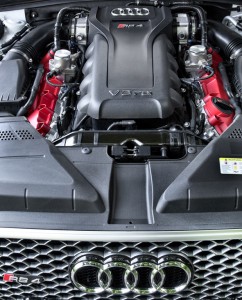 The new Audi RS 4 Avant engine