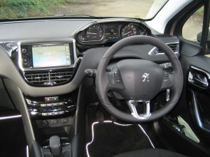 Peugeot 208 Allure interior