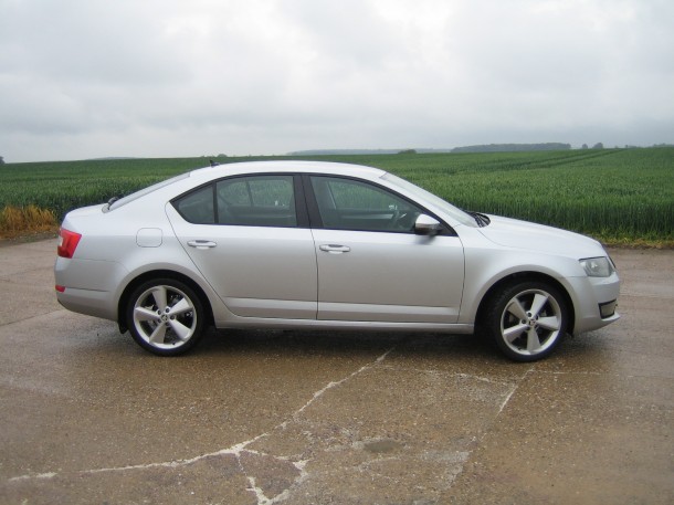 Skoda Octavia Elegance 1.6 TDI CR 105PS DPF road test report and review