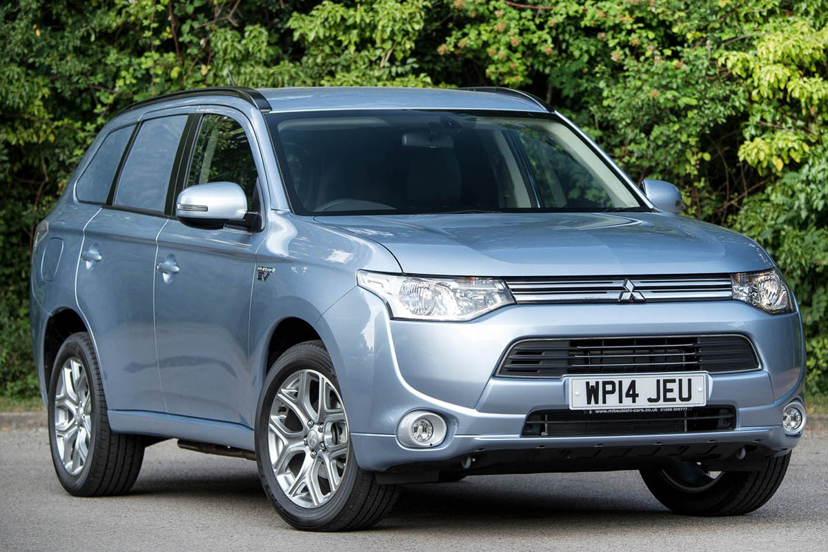 Mitsubishi Outlander PHEV road test review Wheel World Reviews