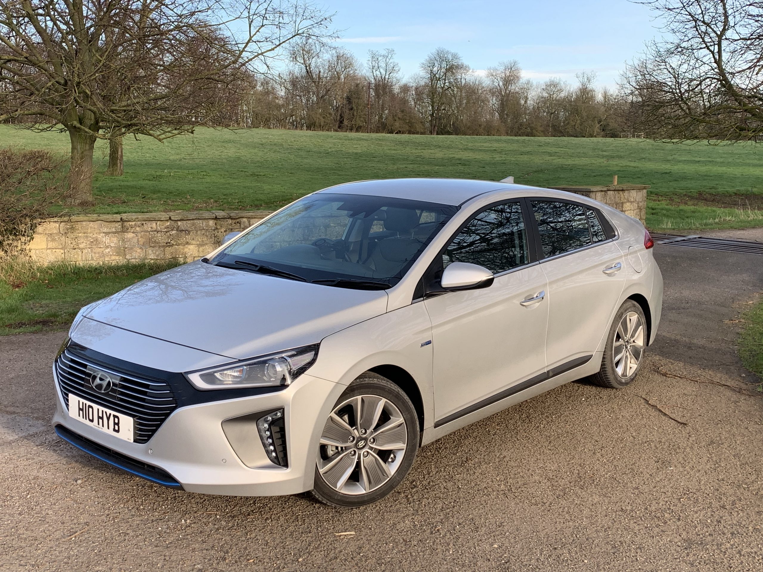 Hyundai ioniq hybrid характеристики